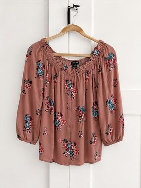 Timing Floral 3/4 sleeve Top Feminine On/Off Shoulder Button Front L